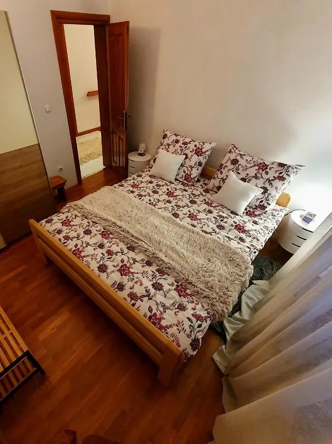 Lux D'Or Apartment 풀라